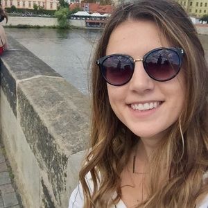 Meet your Posher, Ellie